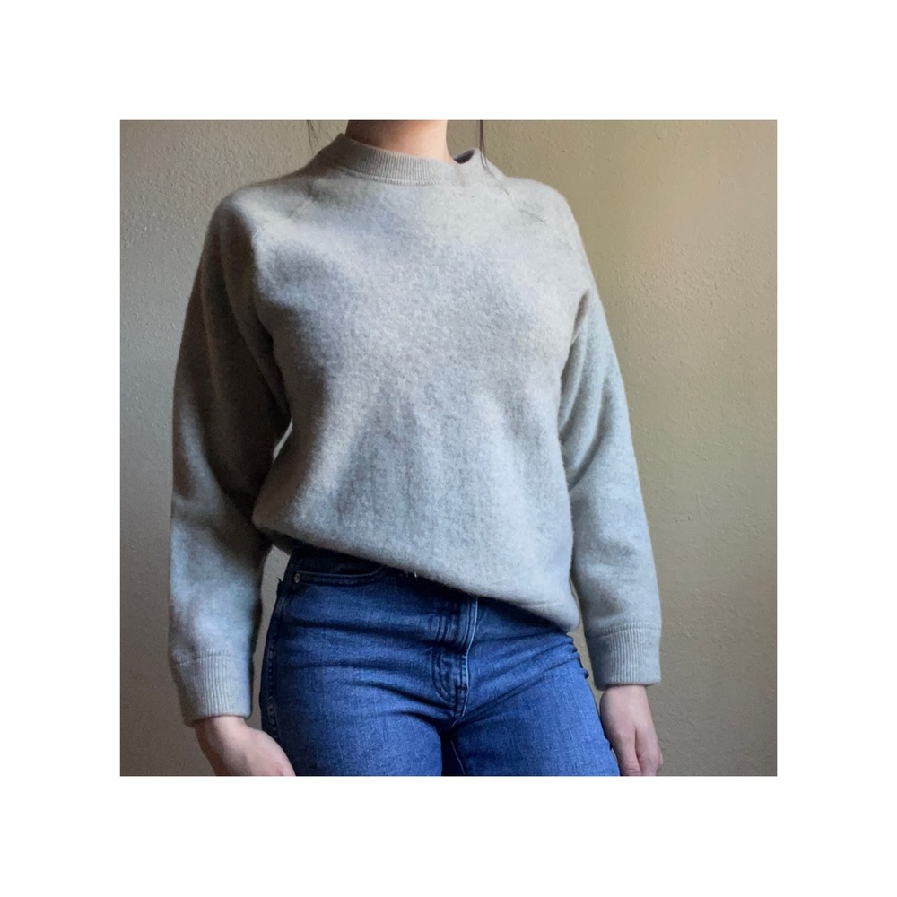 (SOLD) Neiman Marcus Pure Wool Cashmere sweater